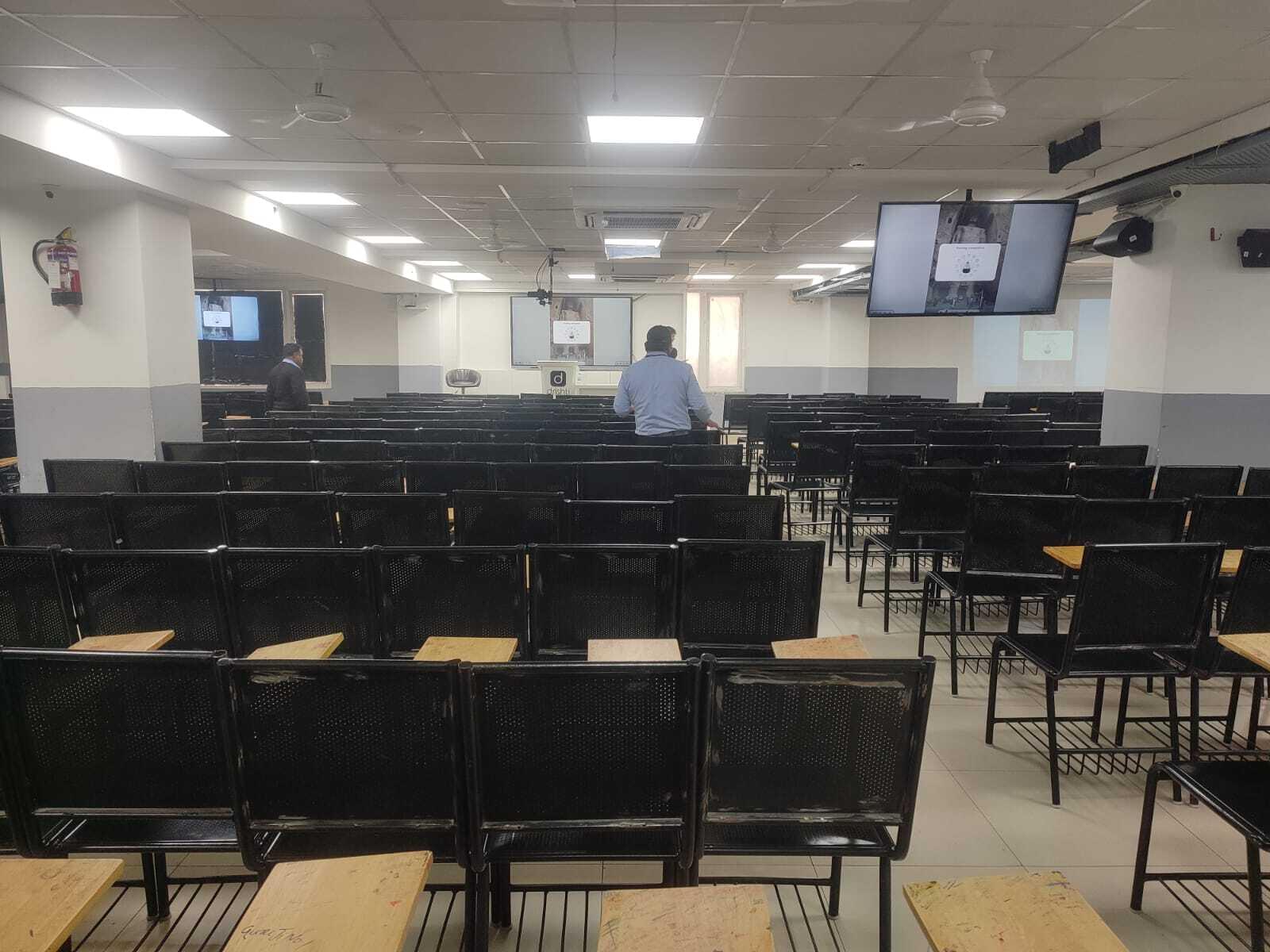 Drishti IAS Karol Bagh Classroom photo 2